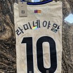 Nike Men's Cream and Tan T-shirt