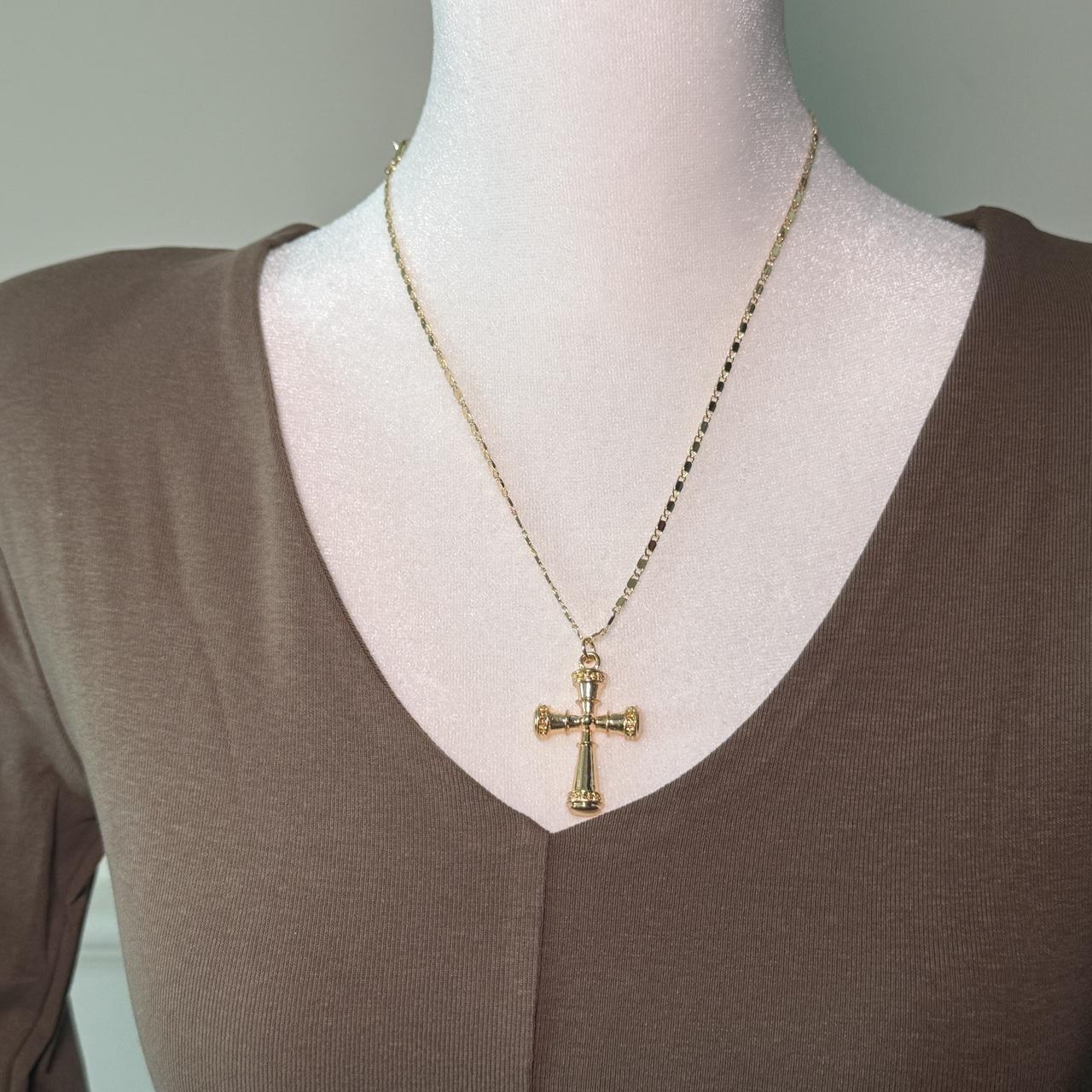 P0 Gold tone cross pendant necklace - Image 1
