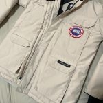 Canada Goose Men's Navy and Black Coat - Image 4